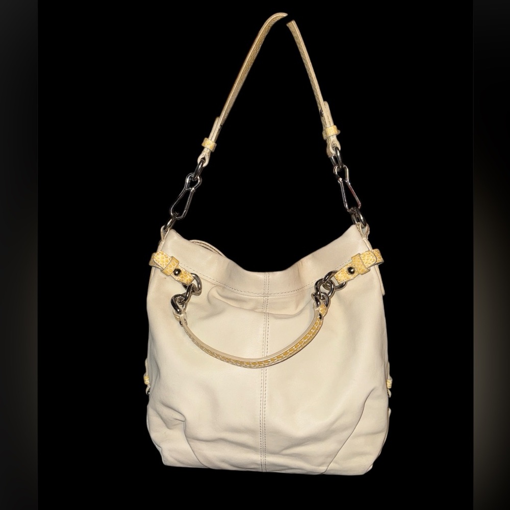 COACH SATCHEL Chic Cream Leather Handbag
